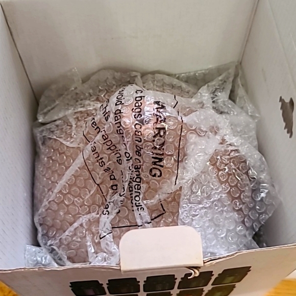 Aromatherapy Bundle Ultra Sonic Diffuser with 10 Pure Essential Oils - Picture 5 of 5